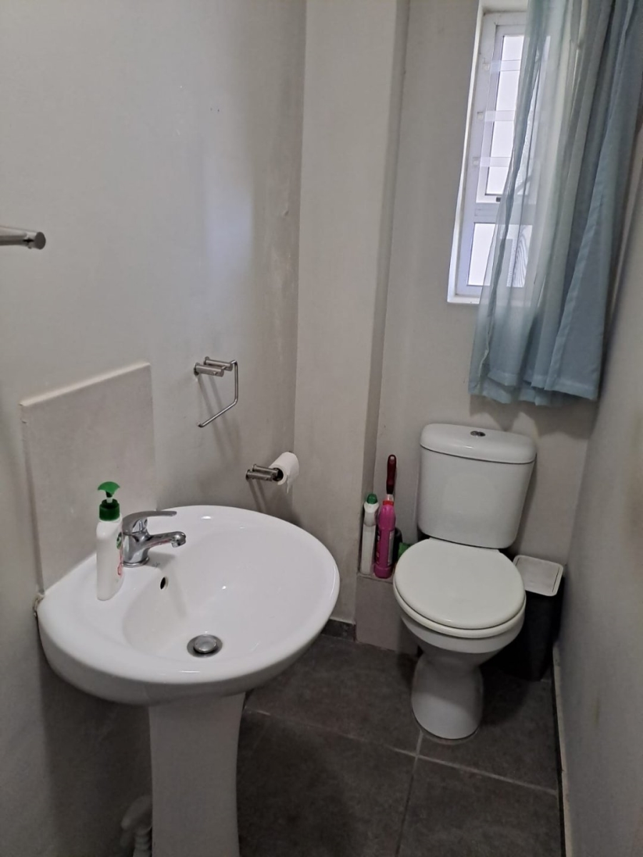To Let 1 Bedroom Property for Rent in Mooiberge Western Cape